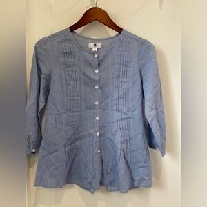 Gap three quarter sleeve button up shirt
